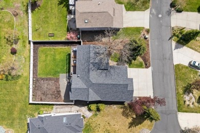 Does year-round deeded beach access with 300 ft of BEACHFRONT on Liberty Lake Golf Club in Washington - for sale on GolfHomes.com, golf home, golf lot