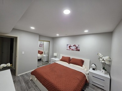 Welcome to 1930 Kenilworth Cir, unit E! Just the place that you on Hilldale Golf Club in Illinois - for sale on GolfHomes.com, golf home, golf lot