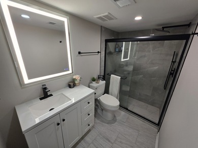 Welcome to 1930 Kenilworth Cir, unit E! Just the place that you on Hilldale Golf Club in Illinois - for sale on GolfHomes.com, golf home, golf lot