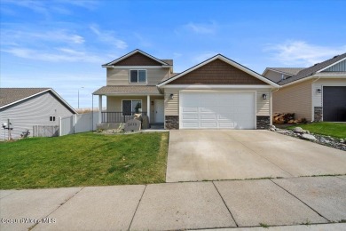 Squeaky clean and ready for new owners. Conveniently located to on Prairie Falls Golf Club in Idaho - for sale on GolfHomes.com, golf home, golf lot