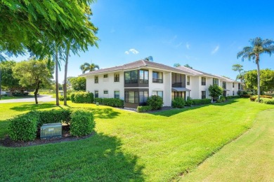 Step inside and be greeted by an inviting spacious layout. Make on Quail Ridge Golf Course and Country Club in Florida - for sale on GolfHomes.com, golf home, golf lot