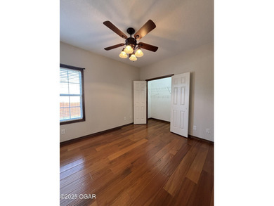 Beautifully Maintained Briarbrook Home with Detached on Briarbrook Golf Course in Missouri - for sale on GolfHomes.com, golf home, golf lot