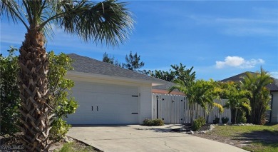 BRING OFFERS! Welcome to this delightful 2-bedroom, 2-bathroom on Alden Pines Golf Club in Florida - for sale on GolfHomes.com, golf home, golf lot