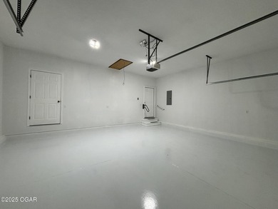 Beautifully Maintained Briarbrook Home with Detached on Briarbrook Golf Course in Missouri - for sale on GolfHomes.com, golf home, golf lot