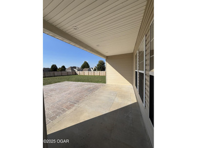 Beautifully Maintained Briarbrook Home with Detached on Briarbrook Golf Course in Missouri - for sale on GolfHomes.com, golf home, golf lot