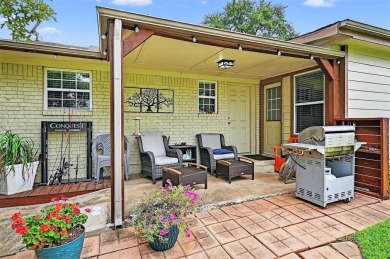 Charming 3-bedroom, 2-bathroom house located in Lake Kiowa, a on Lake Kiowa Golf Course in Texas - for sale on GolfHomes.com, golf home, golf lot