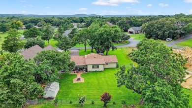 Charming 3-bedroom, 2-bathroom house located in Lake Kiowa, a on Lake Kiowa Golf Course in Texas - for sale on GolfHomes.com, golf home, golf lot