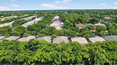 Spacious 5BR, 2.5BA home in Madison Green, Royal Palm Beach on The Links At Madison Green in Florida - for sale on GolfHomes.com, golf home, golf lot
