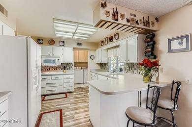 Charming and well-loved duplex. This 2 Bedroom, 2 Bath gemini on PalmBrook Country Club in Arizona - for sale on GolfHomes.com, golf home, golf lot