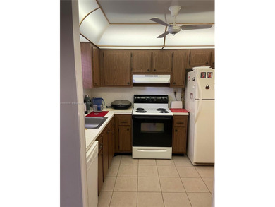 Spacious 1 Bedroom 1.5 baths 55+ Communty in Sunrise Lakes Phase on Sunrise Lakes Phase III in Florida - for sale on GolfHomes.com, golf home, golf lot