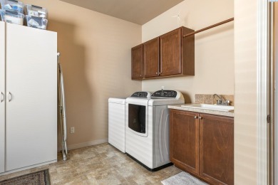 Welcome home! This beautiful 3 bedroom, 2 bathroom rambler is on Horn Rapids Golf Club in Washington - for sale on GolfHomes.com, golf home, golf lot
