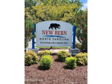 Welcome to 913 Bee Tree Court, your new home sweet home! Let's on Harbour Point Golf Club in North Carolina - for sale on GolfHomes.com, golf home, golf lot
