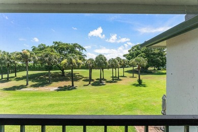 Turnkey living in Hunters Run Country Club! 20 Southport Lane on Hunters Run Golf and Country Club in Florida - for sale on GolfHomes.com, golf home, golf lot