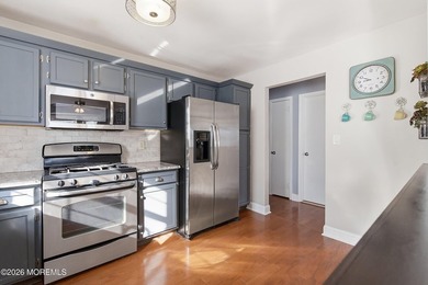 Welcome to this lovely 2-bedroom, 2-bath upper-level condo in on Raintree Golf Course in New Jersey - for sale on GolfHomes.com, golf home, golf lot