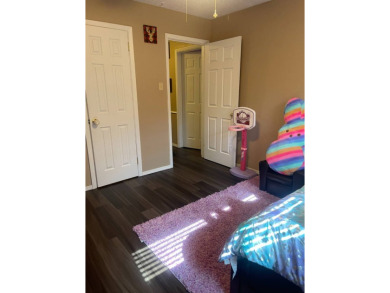 Welcome to this charming 3-bedroom, 2-bath home located in the on Sunset Hills Golf Course in Oklahoma - for sale on GolfHomes.com, golf home, golf lot
