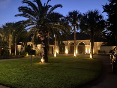 Your PRIVATE oasis awaits! This home has a NEW ROOF!
This on Emerald Bay Golf Club in Florida - for sale on GolfHomes.com, golf home, golf lot