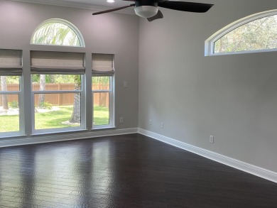 Your PRIVATE oasis awaits! This home has a NEW ROOF!
This on Emerald Bay Golf Club in Florida - for sale on GolfHomes.com, golf home, golf lot