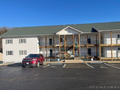 Great 3-bedroom 2 bath condo located close to the pool.  Very on The Club At Old Kinderhook in Missouri - for sale on GolfHomes.com, golf home, golf lot