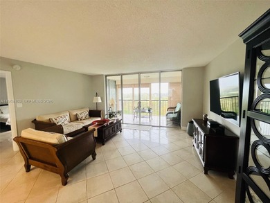 spacious 3-bedroom, 2.5-bath corner unit with 1,760 sq ft in the on Inverrary Country Club in Florida - for sale on GolfHomes.com, golf home, golf lot