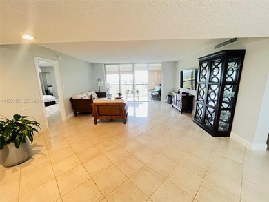spacious 3-bedroom, 2.5-bath corner unit with 1,760 sq ft in the on Inverrary Country Club in Florida - for sale on GolfHomes.com, golf home, golf lot