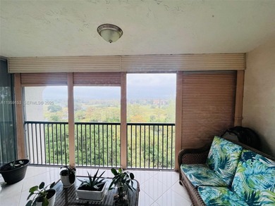 spacious 3-bedroom, 2.5-bath corner unit with 1,760 sq ft in the on Inverrary Country Club in Florida - for sale on GolfHomes.com, golf home, golf lot