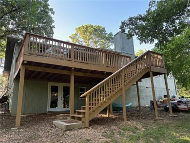 Charming 3 bedroom 2 bath home on a large corner lot.  Kitchen on Bella Vista Country Club - Berksdale in Arkansas - for sale on GolfHomes.com, golf home, golf lot
