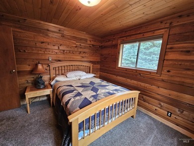 Cute as a button cabin in a great in town location! This 3 on McCall Municipal Golf Course in Idaho - for sale on GolfHomes.com, golf home, golf lot