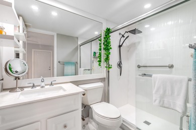 Renovated Villa in Kings Point! This beautifully updated home on Kings Point Golf - Executive in Florida - for sale on GolfHomes.com, golf home, golf lot