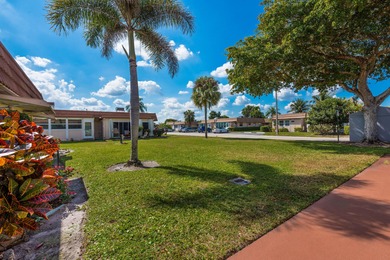 Renovated Villa in Kings Point! This beautifully updated home on Kings Point Golf - Executive in Florida - for sale on GolfHomes.com, golf home, golf lot