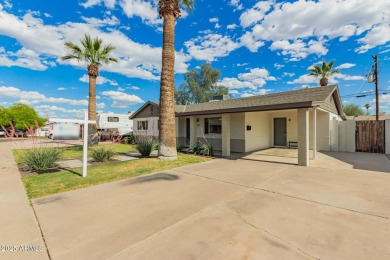 South Scottsdale Sanctuary. Absolutely move-in ready with a on Rolling Hills Golf Course in Arizona - for sale on GolfHomes.com, golf home, golf lot