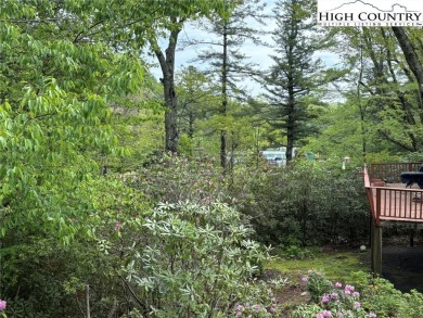 Well cared for one level home with bonus 1/2 lot for extra on Land Harbor Golf Course in North Carolina - for sale on GolfHomes.com, golf home, golf lot