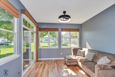 *Home Sale Contingency - Continue to Show* Resort-style living on Mistwood Golf Club in Illinois - for sale on GolfHomes.com, golf home, golf lot