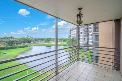EXCELENT OPPORTUNITY. Light, Bright, and feels like HOME. This on Pembroke Lakes Golf Club in Florida - for sale on GolfHomes.com, golf home, golf lot