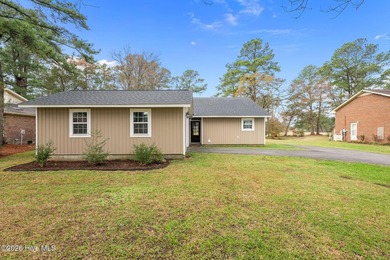 Move right into this beautifully renovated 3 bedroom, 2 bathroom on River Bend Golf and Country Club in North Carolina - for sale on GolfHomes.com, golf home, golf lot