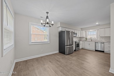 Move right into this beautifully renovated 3 bedroom, 2 bathroom on River Bend Golf and Country Club in North Carolina - for sale on GolfHomes.com, golf home, golf lot