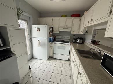 Beautiful condo 2 bedrooms, 2 bathrooms in Lauderhill East on Lauderhill Golf Course in Florida - for sale on GolfHomes.com, golf home, golf lot