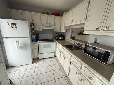 Beautiful condo 2 bedrooms, 2 bathrooms in Lauderhill East on Lauderhill Golf Course in Florida - for sale on GolfHomes.com, golf home, golf lot