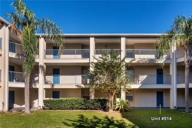 Excellent value on this 2 BR residence in Bermuda Dunes, a condo on MetroWest Golf Club in Florida - for sale on GolfHomes.com, golf home, golf lot