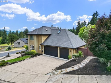 Elegant Hidden Valley Estates property with golf course view on Hidden Valley Golf Course in Oregon - for sale on GolfHomes.com, golf home, golf lot
