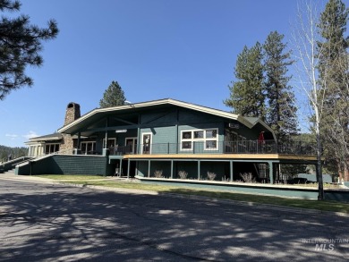 Motivated Sellers will consider all reasonable offers. House on Meadowcreek Golf Resort in Idaho - for sale on GolfHomes.com, golf home, golf lot