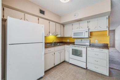 Investor Special in On Top of the World! This 2-bedroom on On Top Of The World Golf Course in Florida - for sale on GolfHomes.com, golf home, golf lot