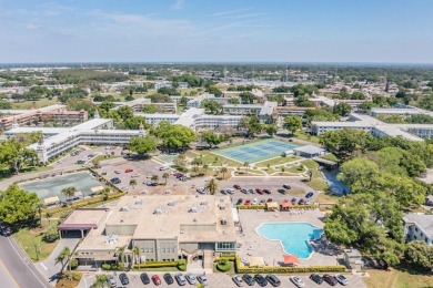 Investor Special in On Top of the World! This 2-bedroom on On Top Of The World Golf Course in Florida - for sale on GolfHomes.com, golf home, golf lot