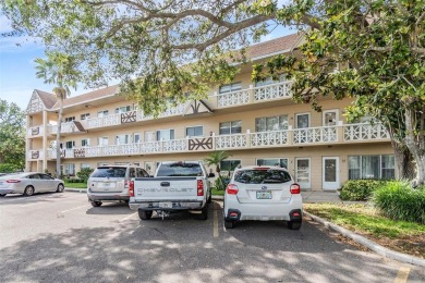 Investor Special in On Top of the World! This 2-bedroom on On Top Of The World Golf Course in Florida - for sale on GolfHomes.com, golf home, golf lot