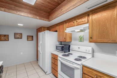 PRICE IMPROVED! Beautiful 2 bed,2 bath townhouse  in active on Leisure World Country Club in Arizona - for sale on GolfHomes.com, golf home, golf lot