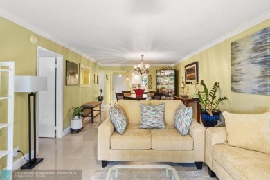 Spacious 2-bedroom, 2-bathroom unit with beautiful golf course on Inverrary Country Club in Florida - for sale on GolfHomes.com, golf home, golf lot