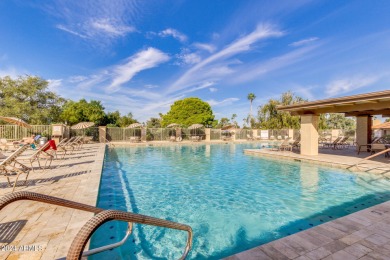 PRICE IMPROVED! Beautiful 2 bed,2 bath townhouse  in active on Leisure World Country Club in Arizona - for sale on GolfHomes.com, golf home, golf lot