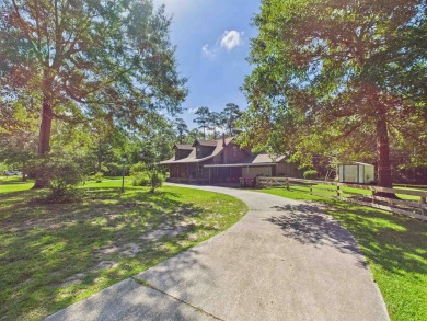Charming 2-bedroom, 2-bathroom home with a spacious loft on Idylwild Golf Club in Texas - for sale on GolfHomes.com, golf home, golf lot