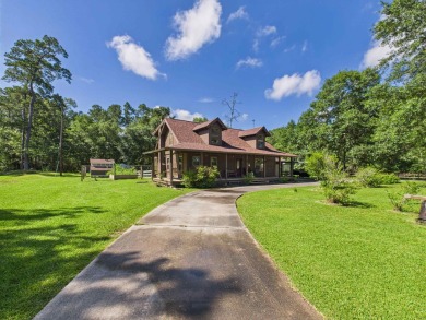 Charming 2-bedroom, 2-bathroom home with a spacious loft on Idylwild Golf Club in Texas - for sale on GolfHomes.com, golf home, golf lot