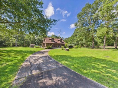 Charming 2-bedroom, 2-bathroom home with a spacious loft on Idylwild Golf Club in Texas - for sale on GolfHomes.com, golf home, golf lot