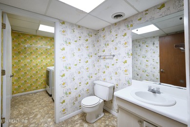 Sellers offering an additional $10,000 for the buyers at closing on Oak Ridge Country Club in Tennessee - for sale on GolfHomes.com, golf home, golf lot